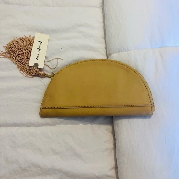 Anthropologie Anna Harlow Russo Beaded Monogram Pouch Letter C NWT - Picture 4 of 6